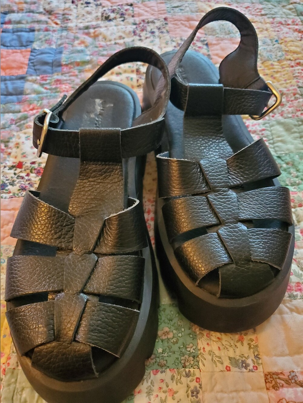 Pilcro Black Textured Leather Fisherman Platform Sandals